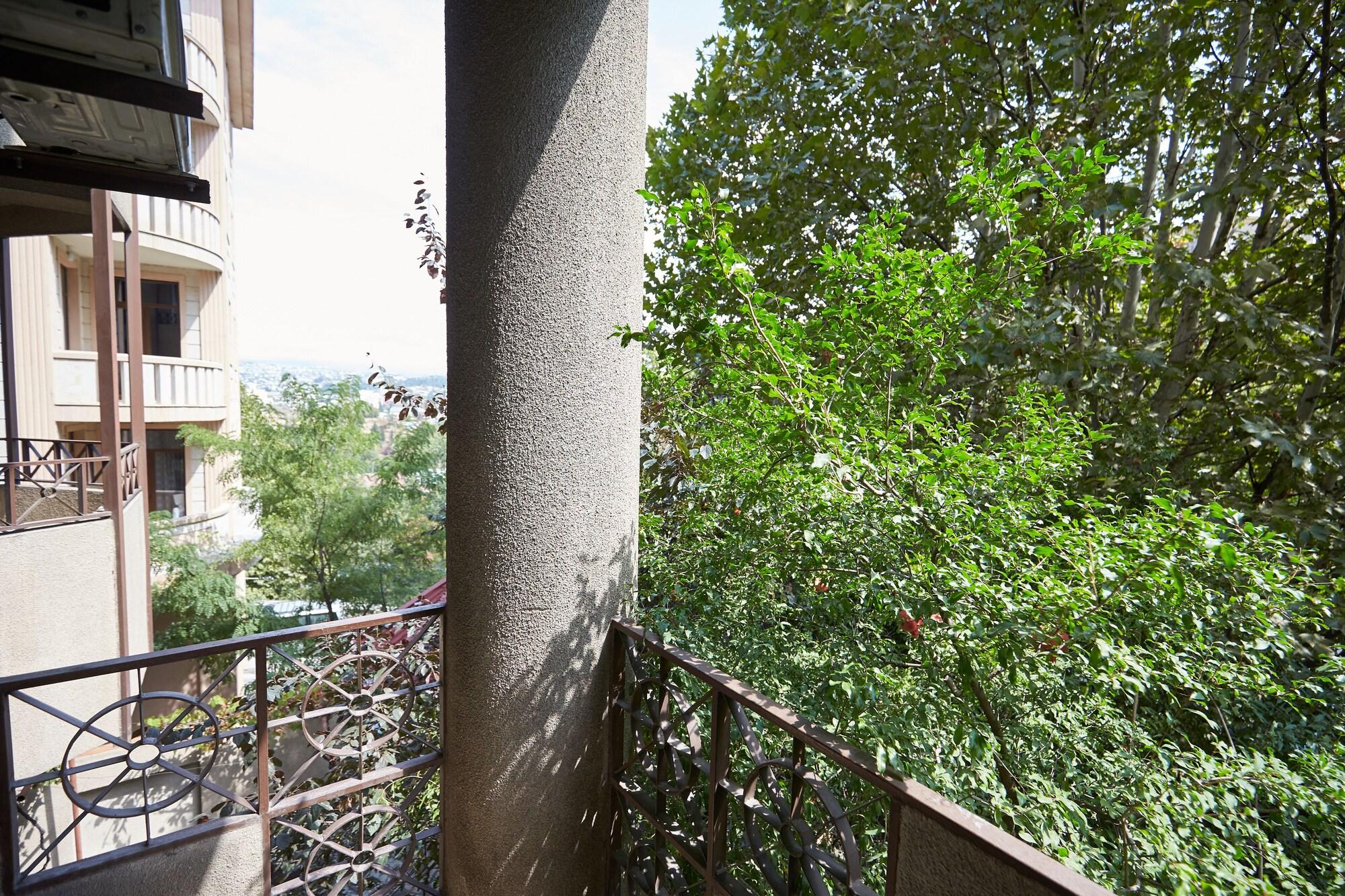 Iliani Hotel Τυφλίδα Εξωτερικό φωτογραφία