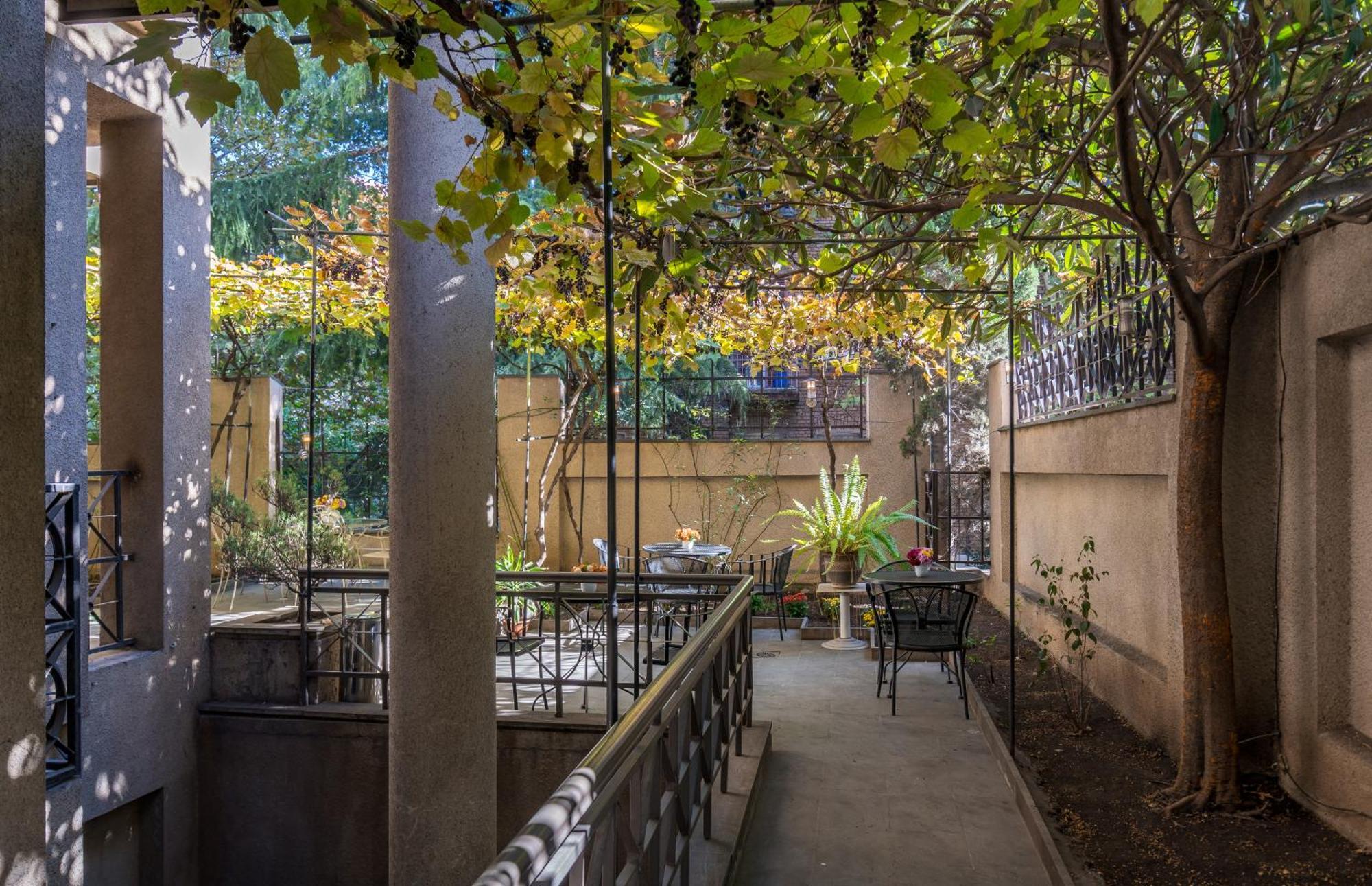 Iliani Hotel Τυφλίδα Εξωτερικό φωτογραφία